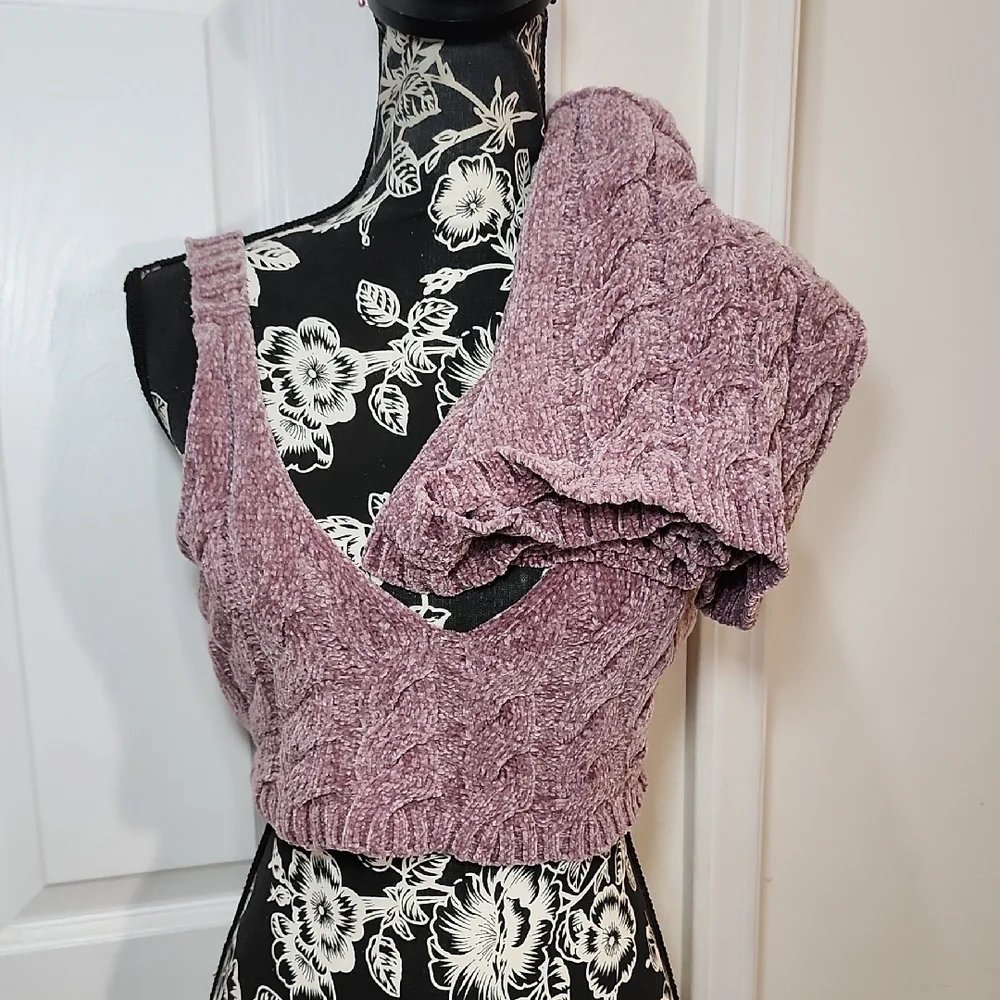 Women's Pink Chenille Crop Top And Shorts M - Picture 1 of 7